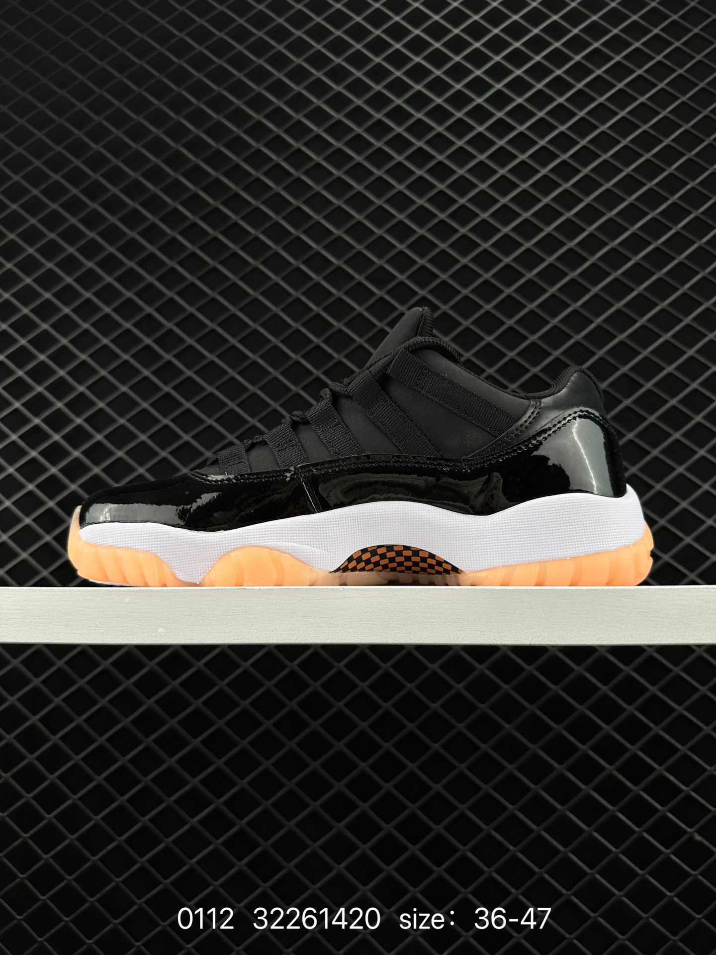 Nike Air Jordan 11 Retro Low LE